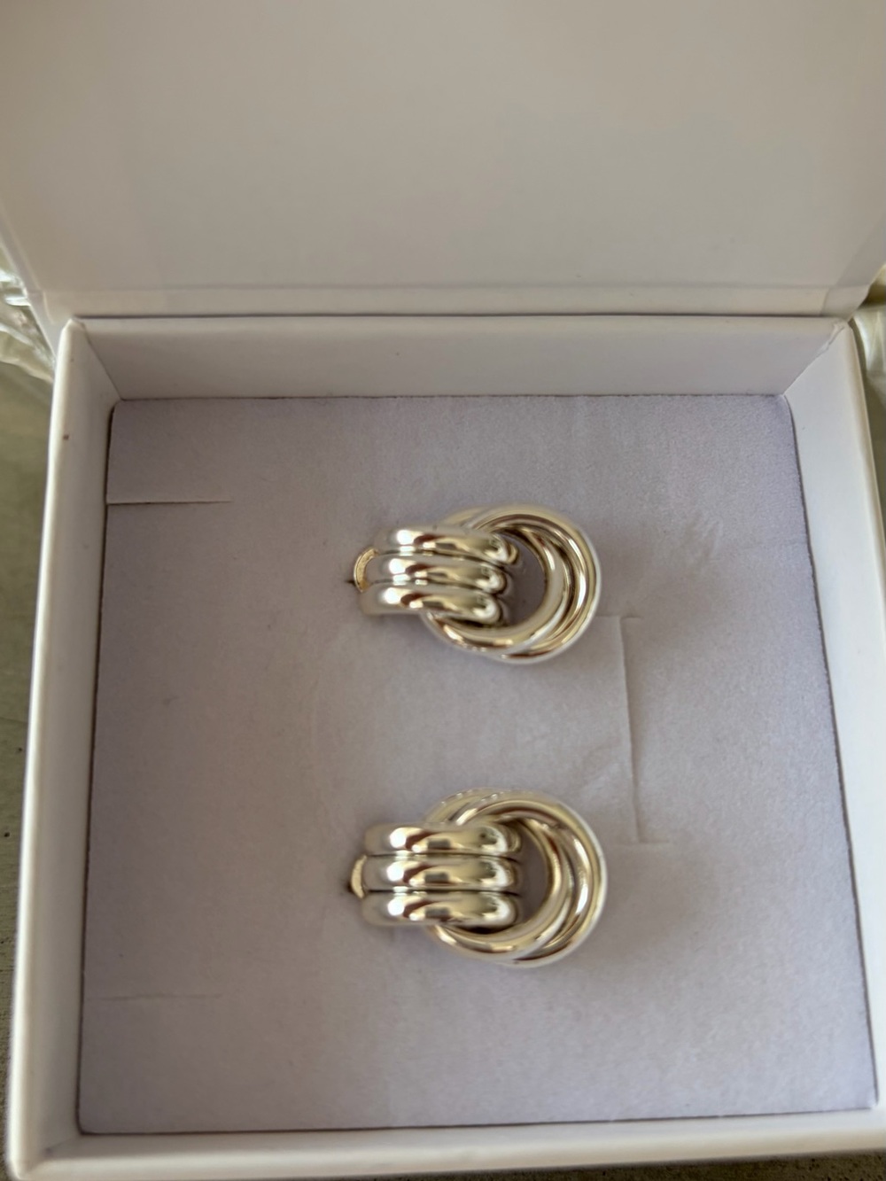 Heaven Mayhem baby Knot silver Earrings
